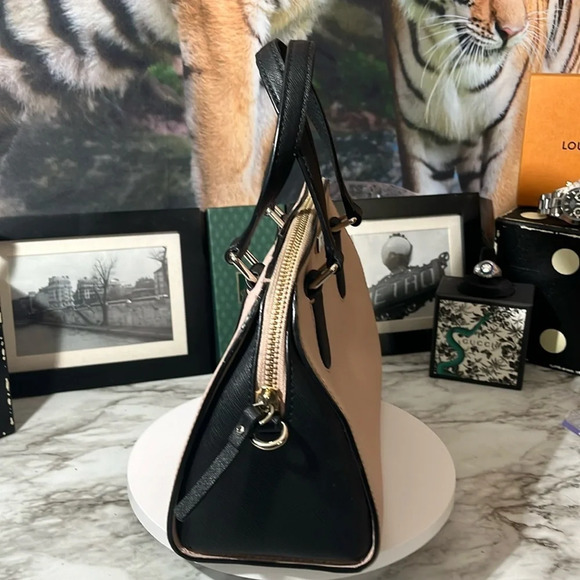 KATE SPADE DULL COMPARTMENT HAND BAG/ CROSSBODY PVC BAG - Picture 5 of 16